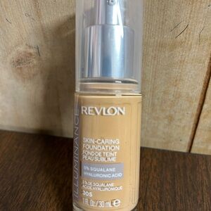 Revlon Illuminance Skin Caring Foundation Medium Sand #305 1 fl oz